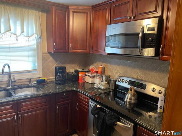 52 Bennett Avenue, Waterbury, CT 06708