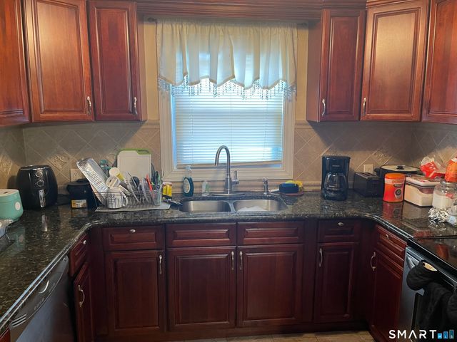 52 Bennett Avenue, Waterbury, CT 06708