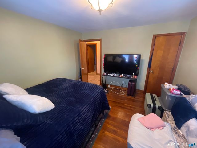 52 Bennett Avenue, Waterbury, CT 06708