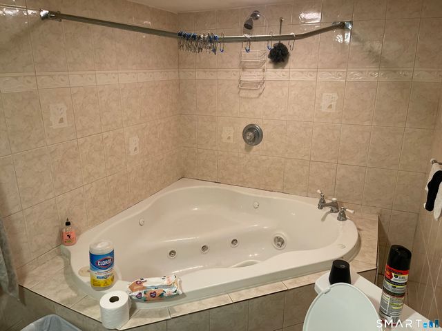 52 Bennett Avenue, Waterbury, CT 06708