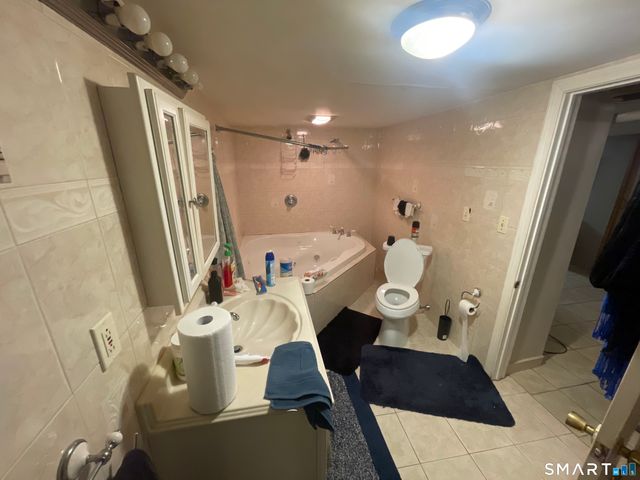 52 Bennett Avenue, Waterbury, CT 06708