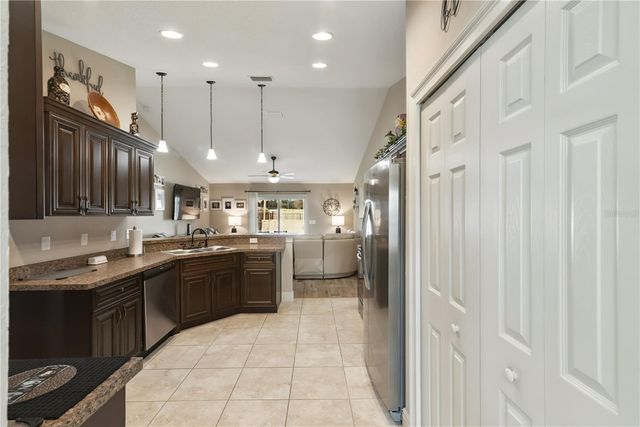 4 MALAUKA RADIAL PASS, Ocklawaha, FL 32179