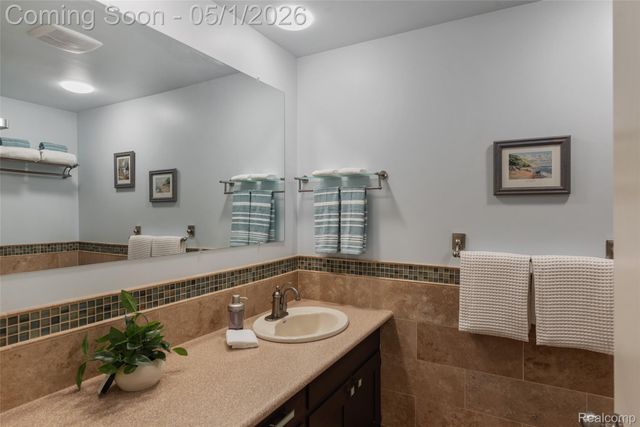 6109 Pebbleshire Drive, Grand Blanc Charter Township, MI 48439