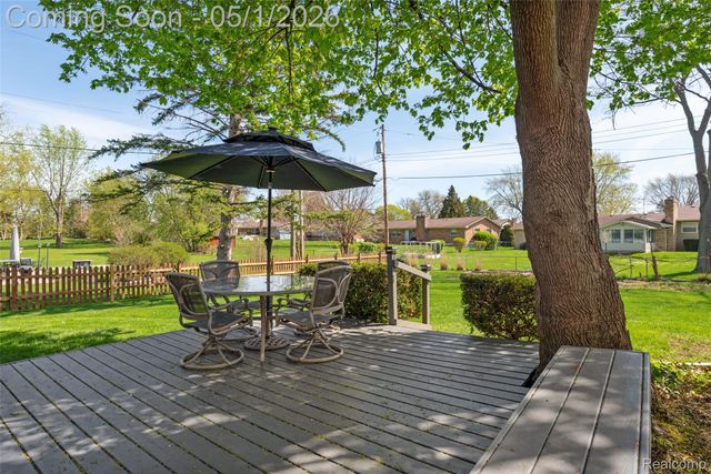 6109 Pebbleshire Drive, Grand Blanc Charter Township, MI 48439