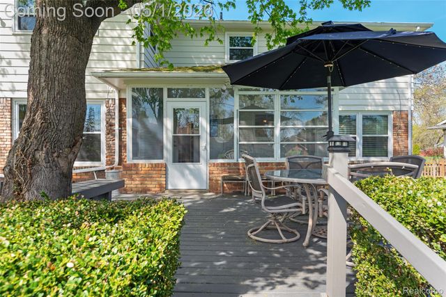 6109 Pebbleshire Drive, Grand Blanc Charter Township, MI 48439