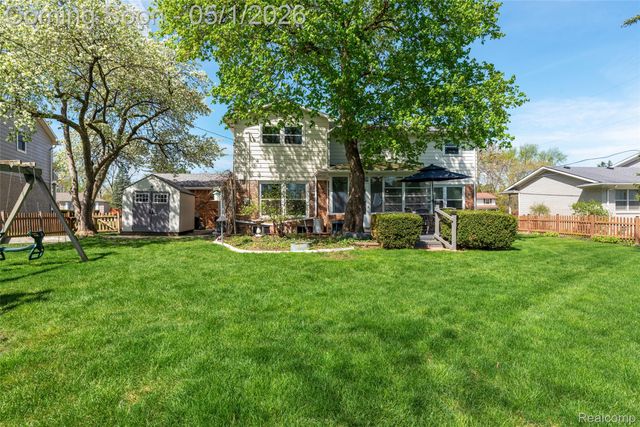 6109 Pebbleshire Drive, Grand Blanc Charter Township, MI 48439