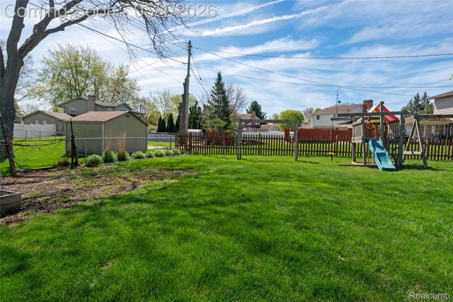 6109 Pebbleshire Drive, Grand Blanc Charter Township, MI 48439