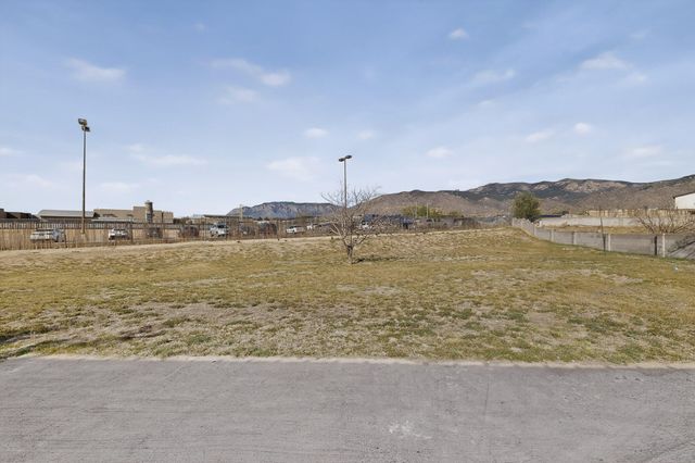 12125 Emperor Drive NE, Albuquerque, NM 87123