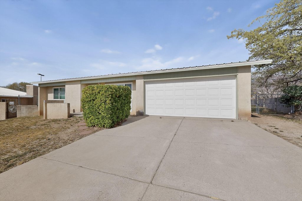 12125 Emperor Drive NE, Albuquerque, NM 87123