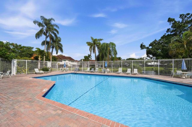 7618 S Pinewalk Dr S S 132, Margate, FL 33063