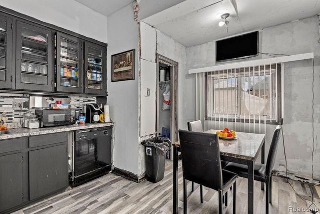 49 Richton Street, Highland Park, MI 48203