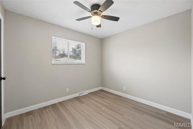 5533 Donbar Drive, St Louis, MO 63121