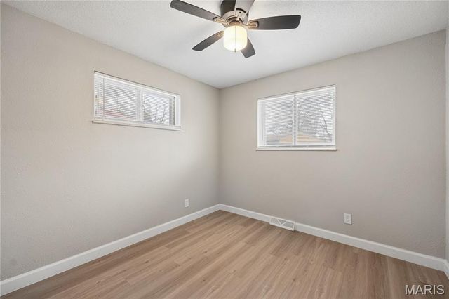 5533 Donbar Drive, St Louis, MO 63121