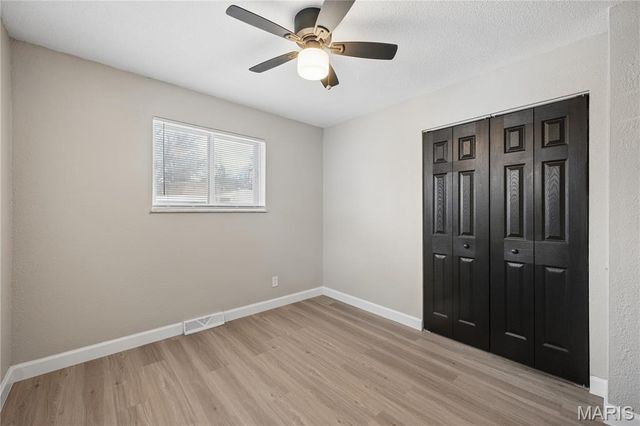 5533 Donbar Drive, St Louis, MO 63121