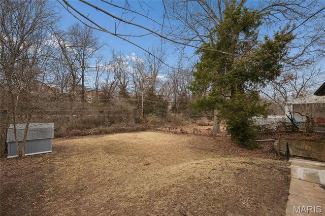 5533 Donbar Drive, St Louis, MO 63121