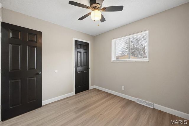 5533 Donbar Drive, St Louis, MO 63121