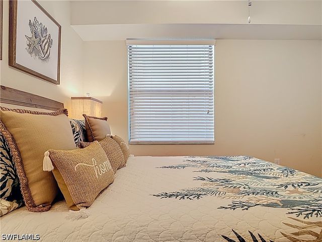 9830 Giaveno CIR 1637, Naples, FL 34113