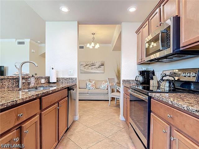 9830 Giaveno CIR 1637, Naples, FL 34113