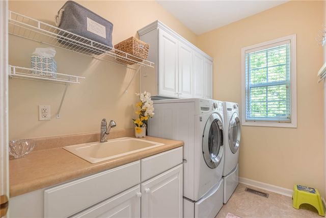 1717 Heritage Lake Drive, Centerville, OH 45458