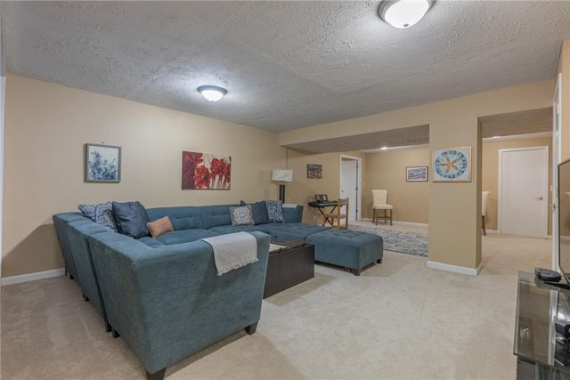 1717 Heritage Lake Drive, Centerville, OH 45458