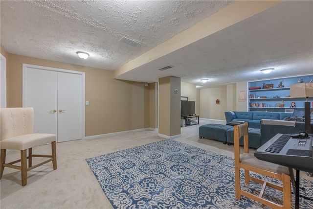 1717 Heritage Lake Drive, Centerville, OH 45458