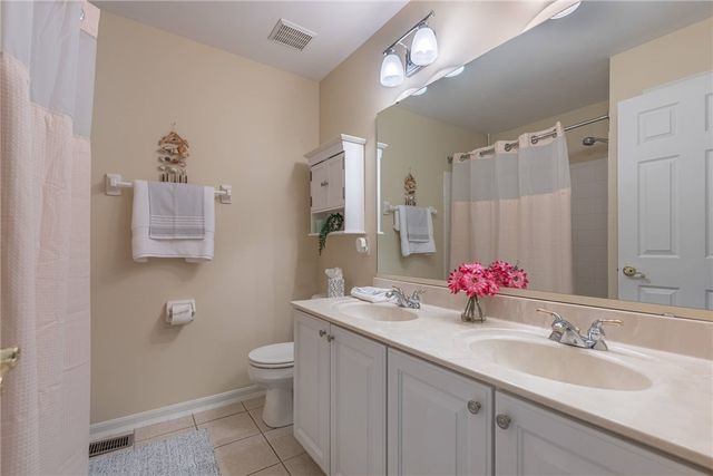 1717 Heritage Lake Drive, Centerville, OH 45458