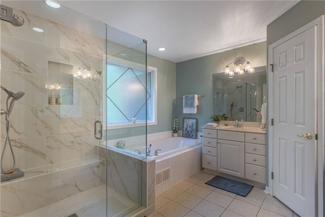 1717 Heritage Lake Drive, Centerville, OH 45458