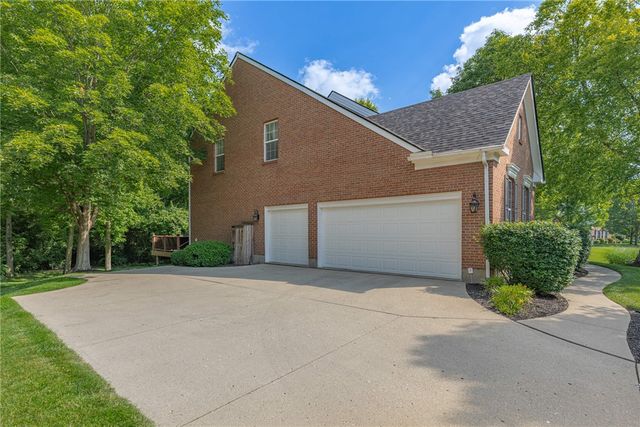 1717 Heritage Lake Drive, Centerville, OH 45458