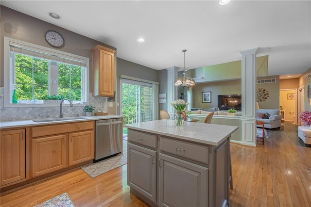 1717 Heritage Lake Drive, Centerville, OH 45458