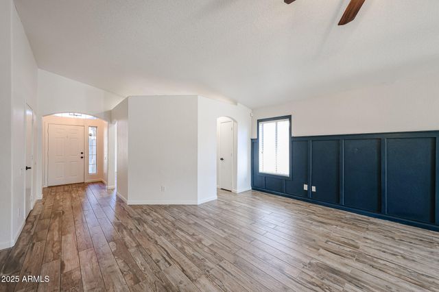 6209 W BLACKHAWK Drive, Glendale, AZ 85308