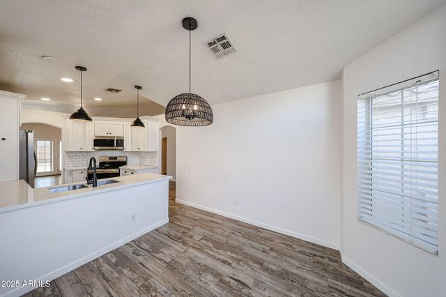 6209 W BLACKHAWK Drive, Glendale, AZ 85308