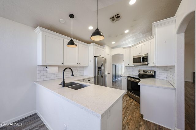 6209 W BLACKHAWK Drive, Glendale, AZ 85308