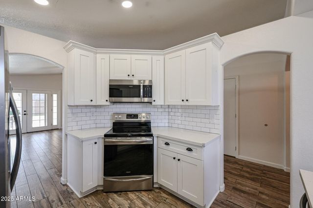 6209 W BLACKHAWK Drive, Glendale, AZ 85308