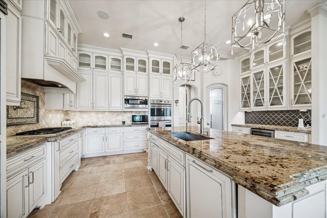 7 Haven Shore Lane, Sugar Land, TX 77479