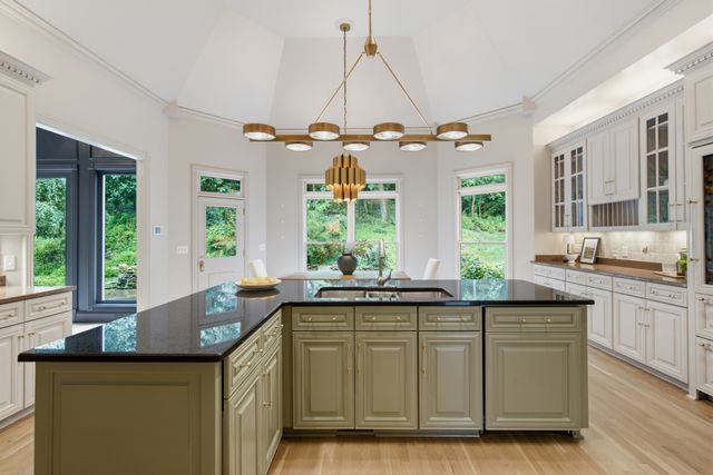 553 Grand Oaks Dr, Brentwood, TN 37027