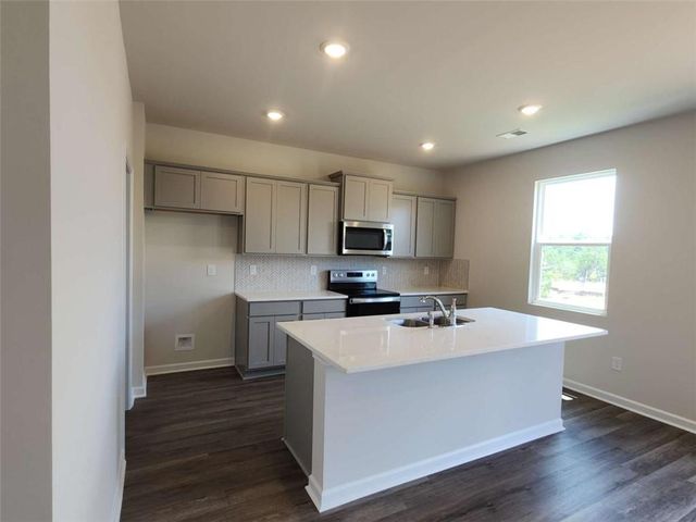 826 Trillium Drive, Locust Grove, GA 30248