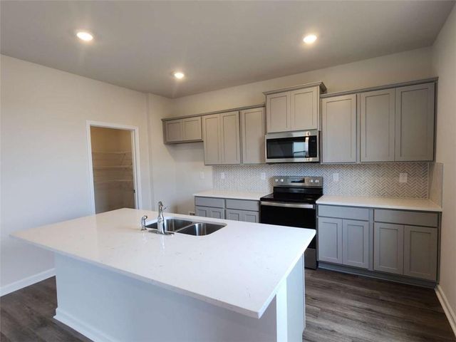 826 Trillium Drive, Locust Grove, GA 30248