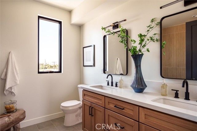 5441 Blackwelder, Los Angeles, CA 90016