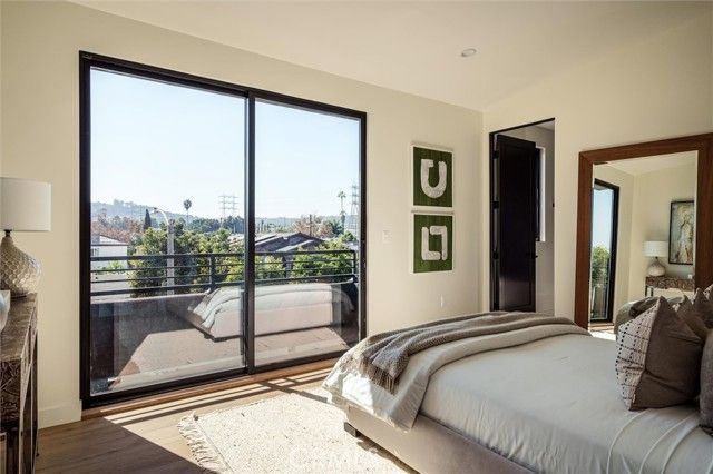 5441 Blackwelder, Los Angeles, CA 90016