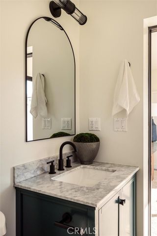 5441 Blackwelder, Los Angeles, CA 90016