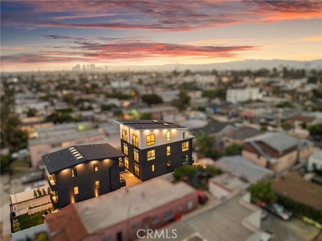 5441 Blackwelder, Los Angeles, CA 90016