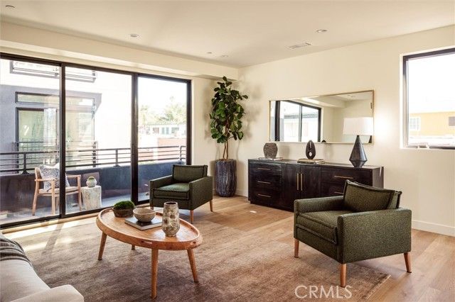 5441 Blackwelder, Los Angeles, CA 90016