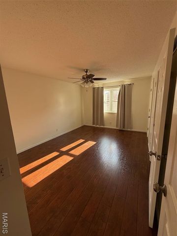 7925 Royal Arms Court 1, St Louis, MO 63123