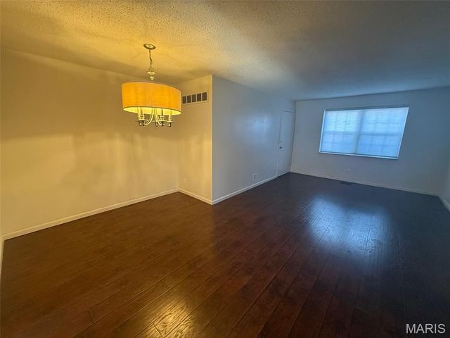 7925 Royal Arms Court 1, St Louis, MO 63123