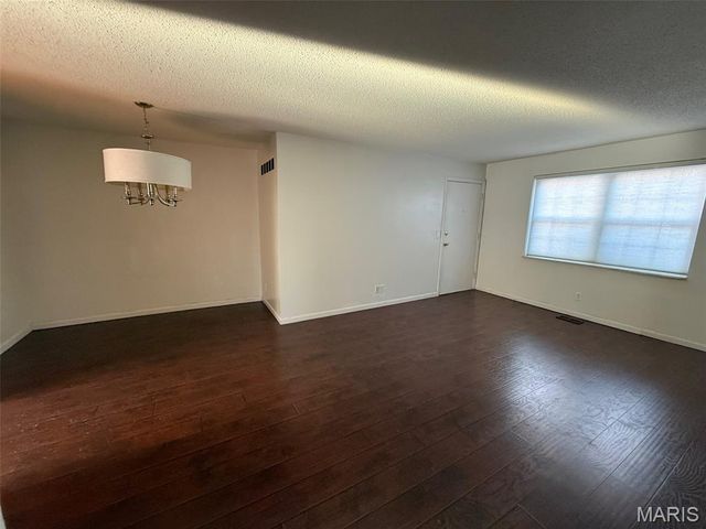 7925 Royal Arms Court 1, St Louis, MO 63123