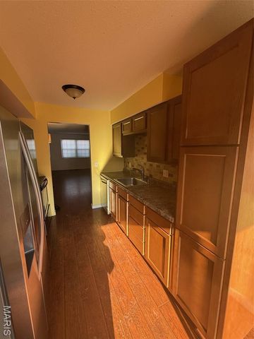 7925 Royal Arms Court 1, St Louis, MO 63123