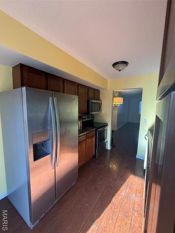 7925 Royal Arms Court 1, St Louis, MO 63123