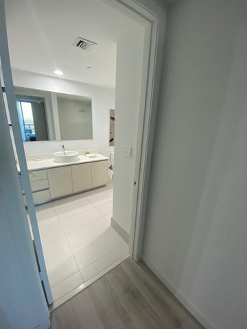 2602 E Hallandale Beach Boulevard R2210, Hallandale Beach, FL 33009