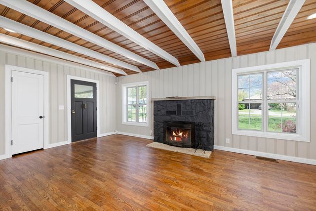 2002 East Wayland Street, Springfield, MO 65804