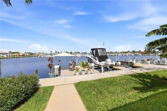 326 Stella Maris DR S, Naples, FL 34114